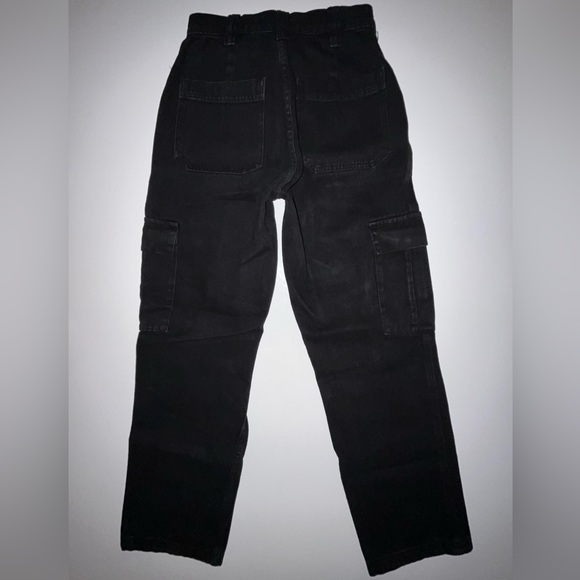 Black Jean Cargo Pants. Right fit. - Picture 3 of 6